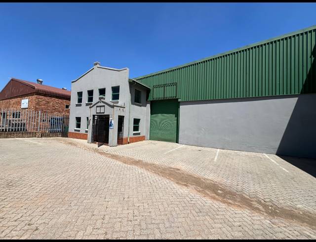 257M² WAREHOUSE TO LET IN LASER PARK